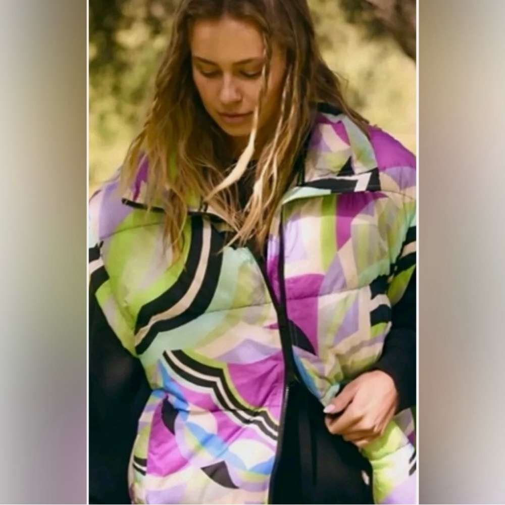 NWT Free People Movement In A Bubble Puffer Vest - Kai Geo Super Berry - Size: S - Picture 4 of 17